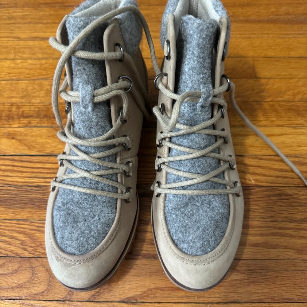 Sorel Women's Boots EUC